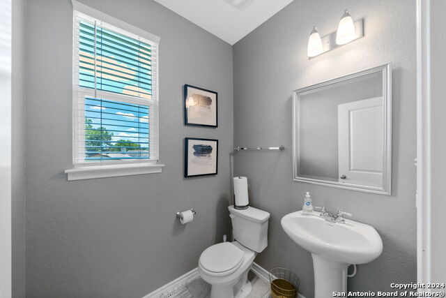 Image 20 of 37 For 327 Carlito Cv