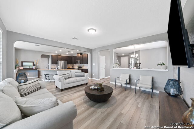 Image 8 of 37 For 327 Carlito Cv