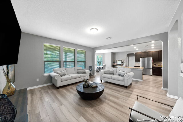 Image 9 of 37 For 327 Carlito Cv