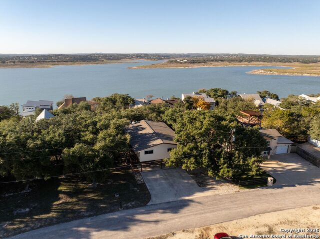 Image 10 of 22 For 411 Carpenter Dr