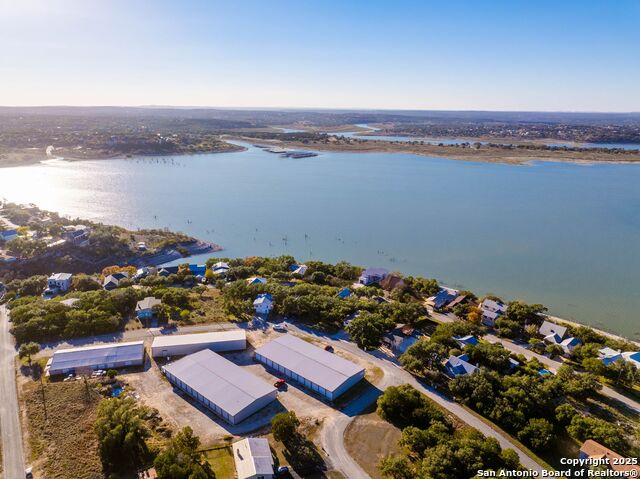 Image 12 of 22 For 411 Carpenter Dr