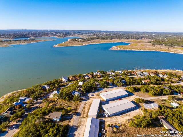 Image 14 of 22 For 411 Carpenter Dr