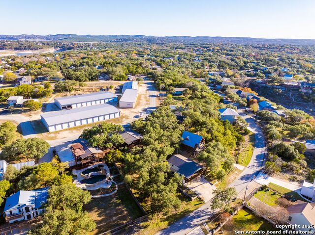 Image 18 of 22 For 411 Carpenter Dr