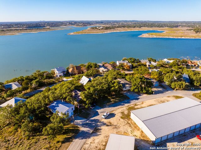 Image 21 of 22 For 411 Carpenter Dr