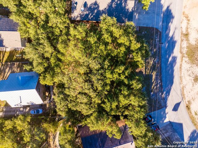 Image 4 of 22 For 411 Carpenter Dr