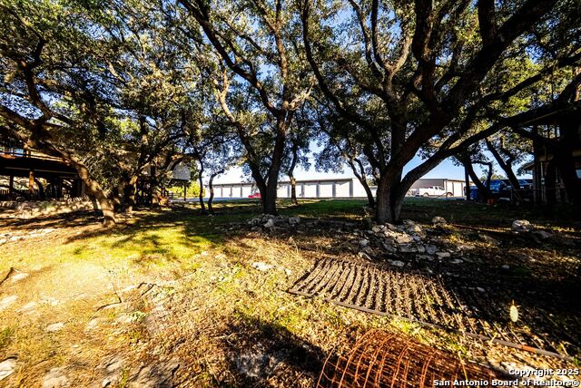 Image 8 of 22 For 411 Carpenter Dr