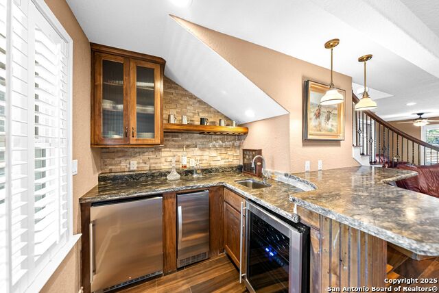 Image 13 of 52 For 435 Carpenter Dr