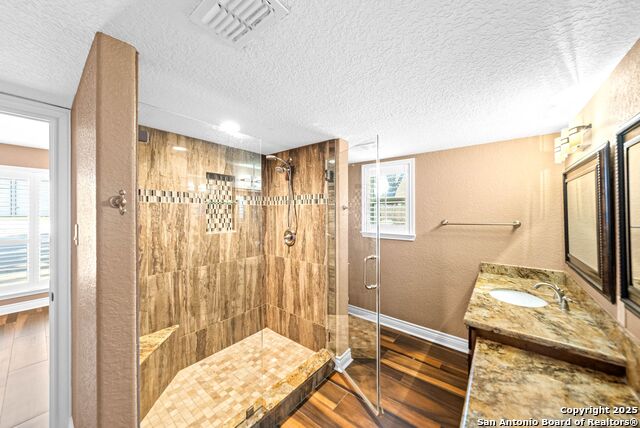 Image 16 of 52 For 435 Carpenter Dr