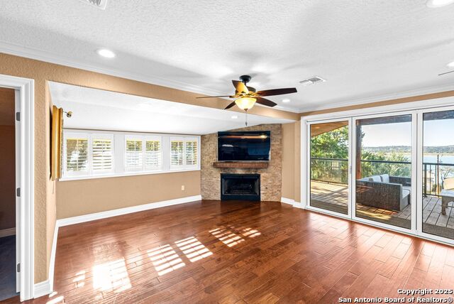 Image 23 of 52 For 435 Carpenter Dr