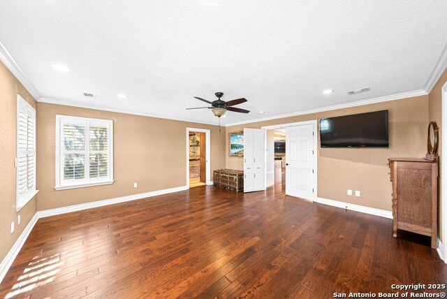 Image 32 of 52 For 435 Carpenter Dr