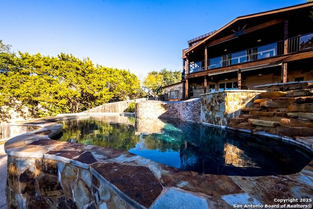 Image 50 of 52 For 435 Carpenter Dr