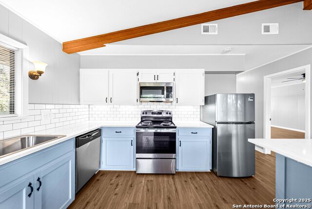 Image 13 of 29 For 423 Carpenter Dr