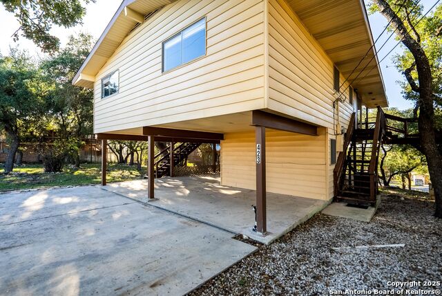 Image 6 of 29 For 423 Carpenter Dr