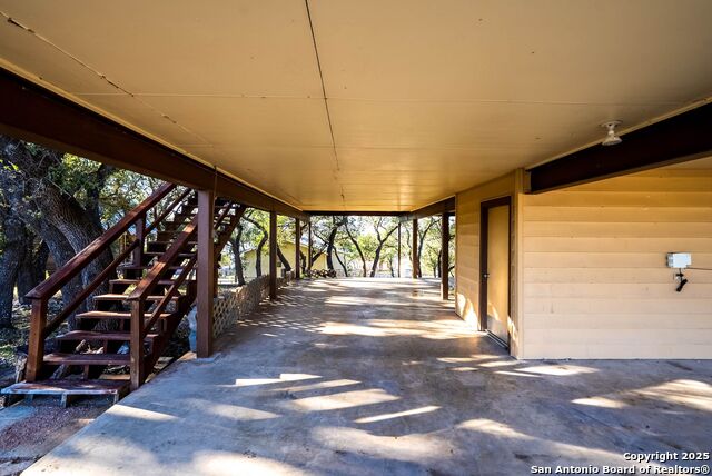 Image 7 of 29 For 423 Carpenter Dr