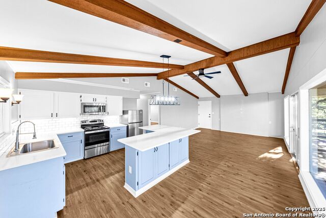 Image 8 of 29 For 423 Carpenter Dr