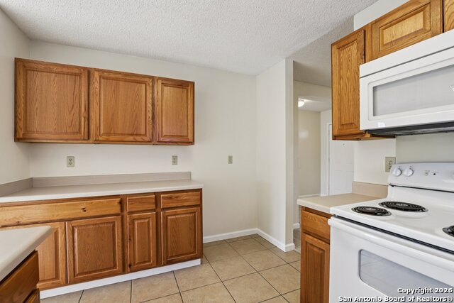 Image 13 of 32 For 8330 Bent Meadow