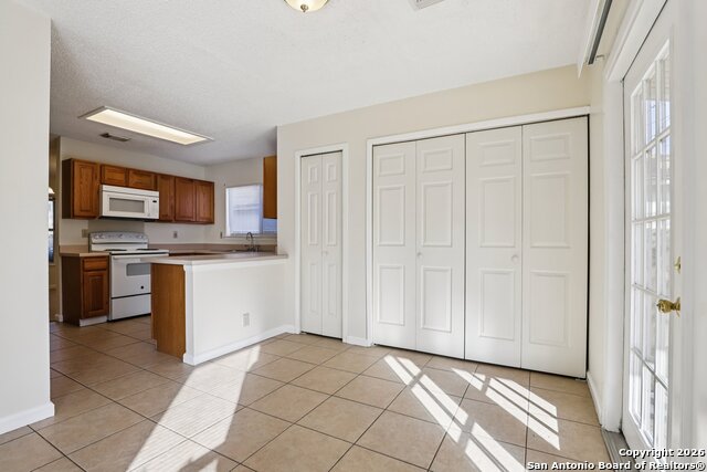 Image 8 of 32 For 8330 Bent Meadow