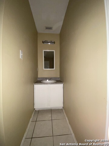 Image 2 of 9 For 7622 Windsor Oaks