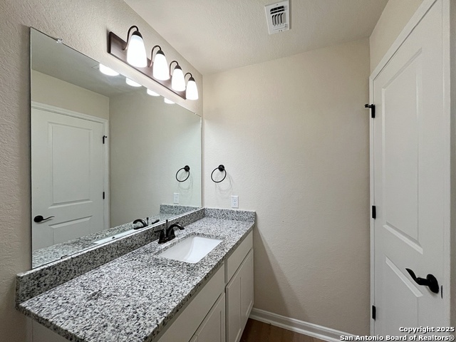 Image 20 of 38 For 13862 Enzo Gate  101