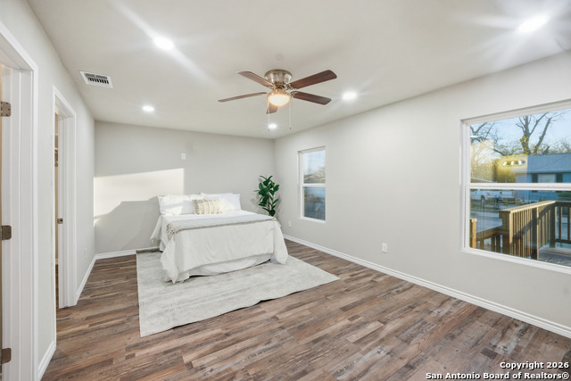 Image 12 of 27 For 215 30th Sw