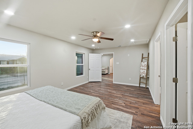 Image 14 of 27 For 215 30th Sw