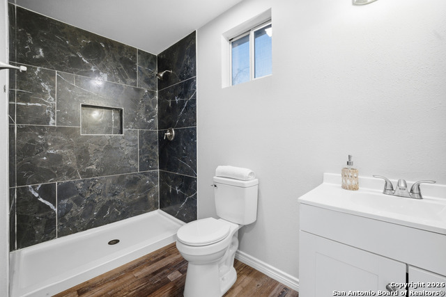 Image 16 of 27 For 215 30th Sw