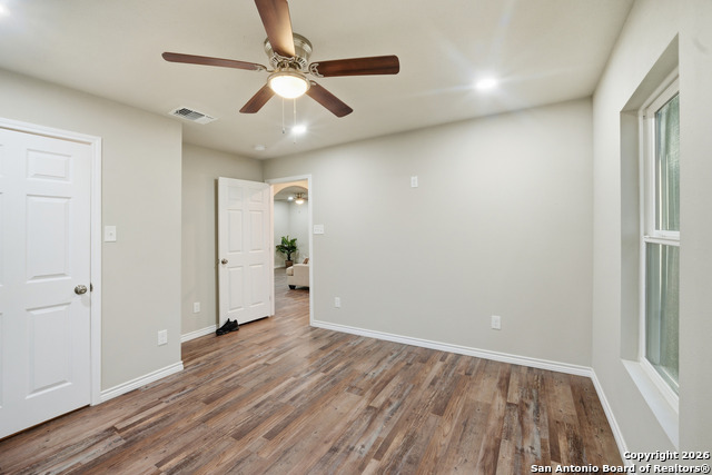 Image 18 of 27 For 215 30th Sw