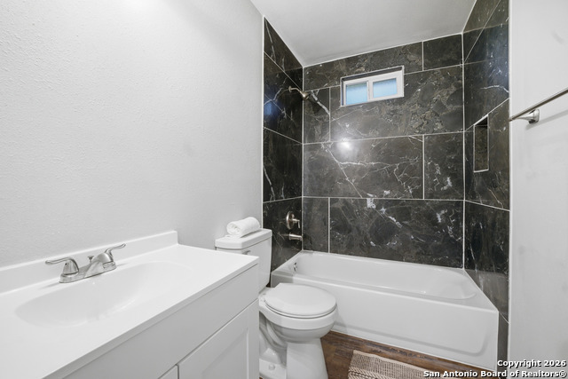 Image 19 of 27 For 215 30th Sw