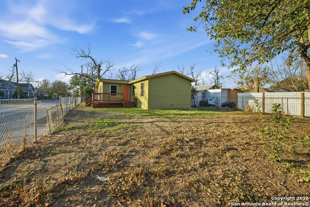 Image 23 of 27 For 215 30th Sw