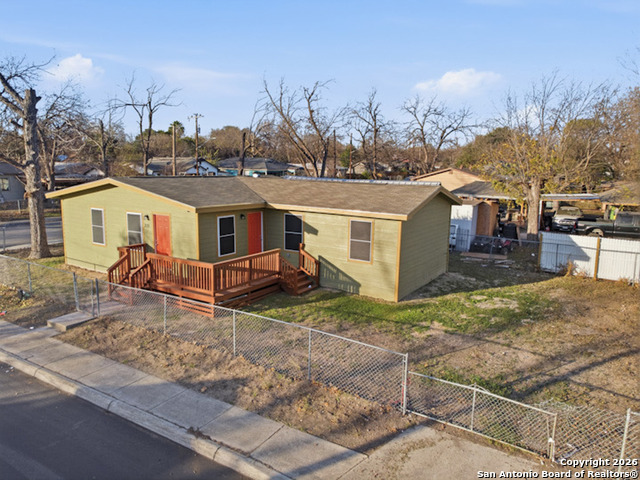 Image 3 of 27 For 215 30th Sw