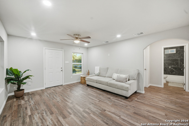 Image 4 of 27 For 215 30th Sw