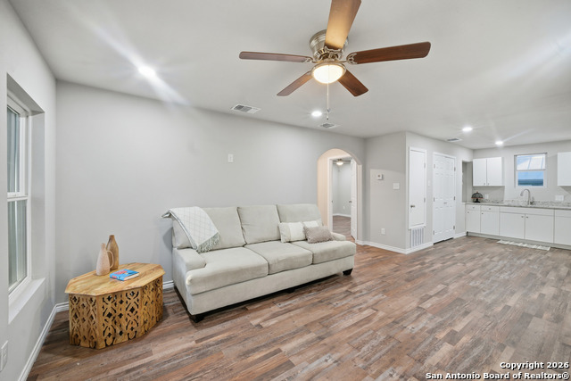 Image 6 of 27 For 215 30th Sw