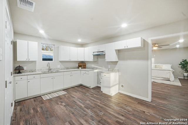 Image 7 of 27 For 215 30th Sw