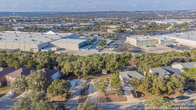 Listing photo id 8 for 9335 Wildstone Place