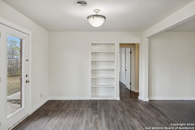 Image 18 of 40 For 4627 Allegheny Dr