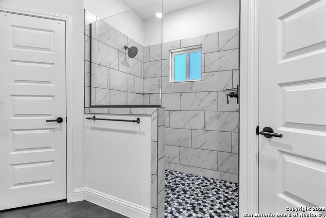 Image 33 of 48 For 348 Fawn  