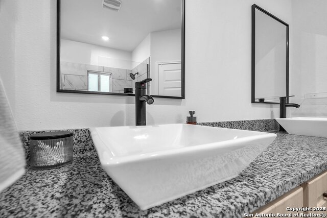 Image 36 of 48 For 348 Fawn  