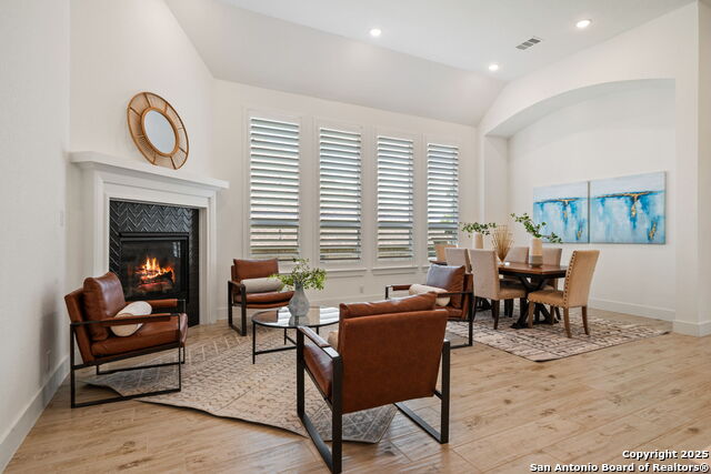 Image 15 of 50 For 220 Corazon  