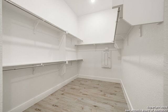 Image 23 of 50 For 220 Corazon  