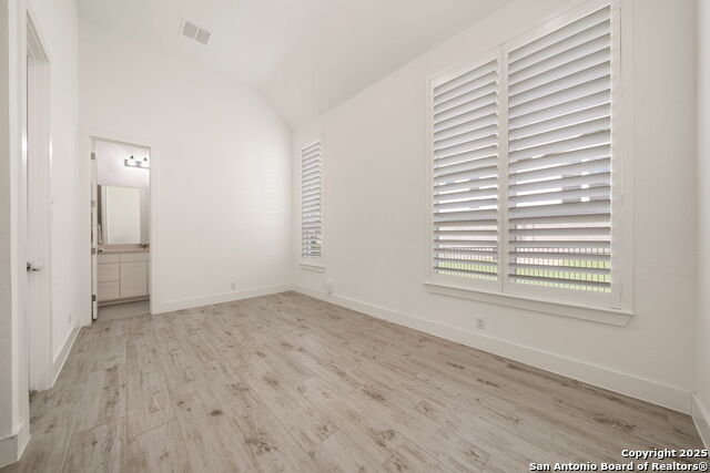 Image 26 of 50 For 220 Corazon  