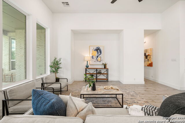 Image 6 of 50 For 220 Corazon  