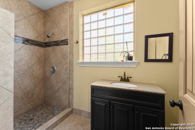 Image 13 of 75 For 2930 Shane Rd