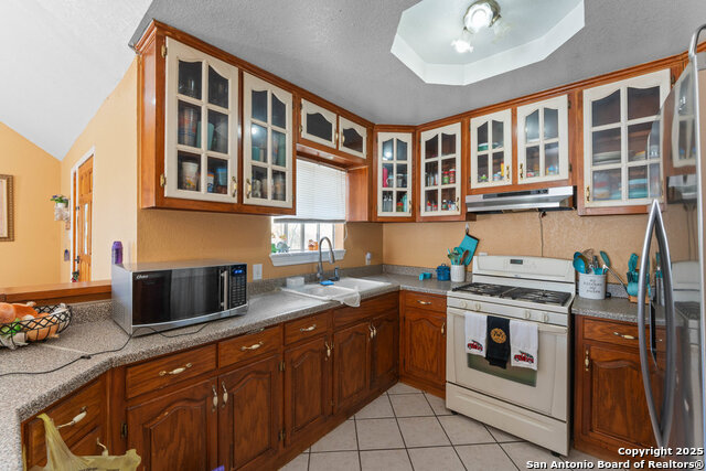 Image 28 of 75 For 2930 Shane Rd