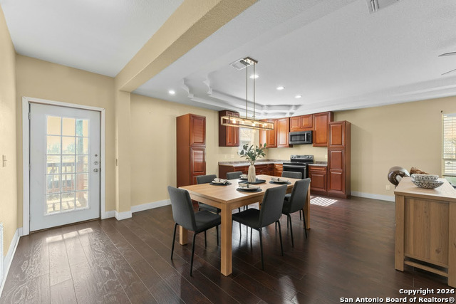 Image 4 of 75 For 2930 Shane Rd