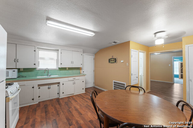 Image 46 of 75 For 2930 Shane Rd