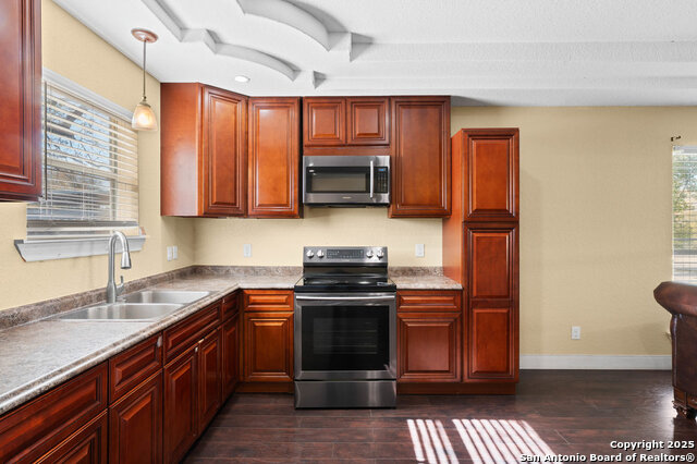 Image 6 of 75 For 2930 Shane Rd