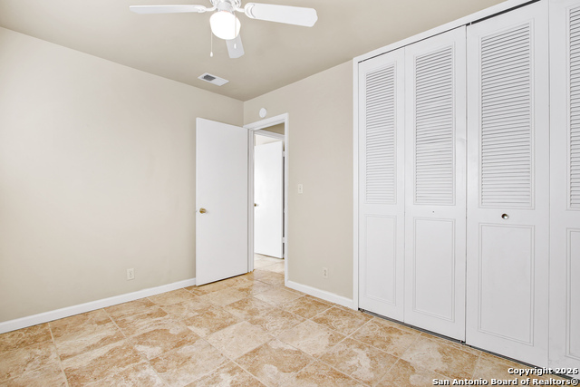 Image 18 of 23 For 6711 Spring Hollow