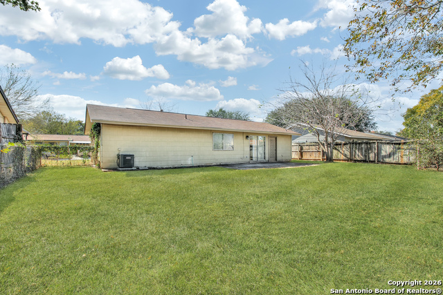 Image 21 of 23 For 6711 Spring Hollow