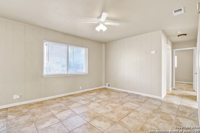 Image 5 of 23 For 6711 Spring Hollow