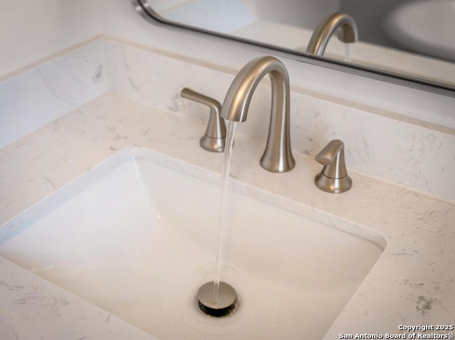 Image 17 of 42 For 533 Bridge St. W